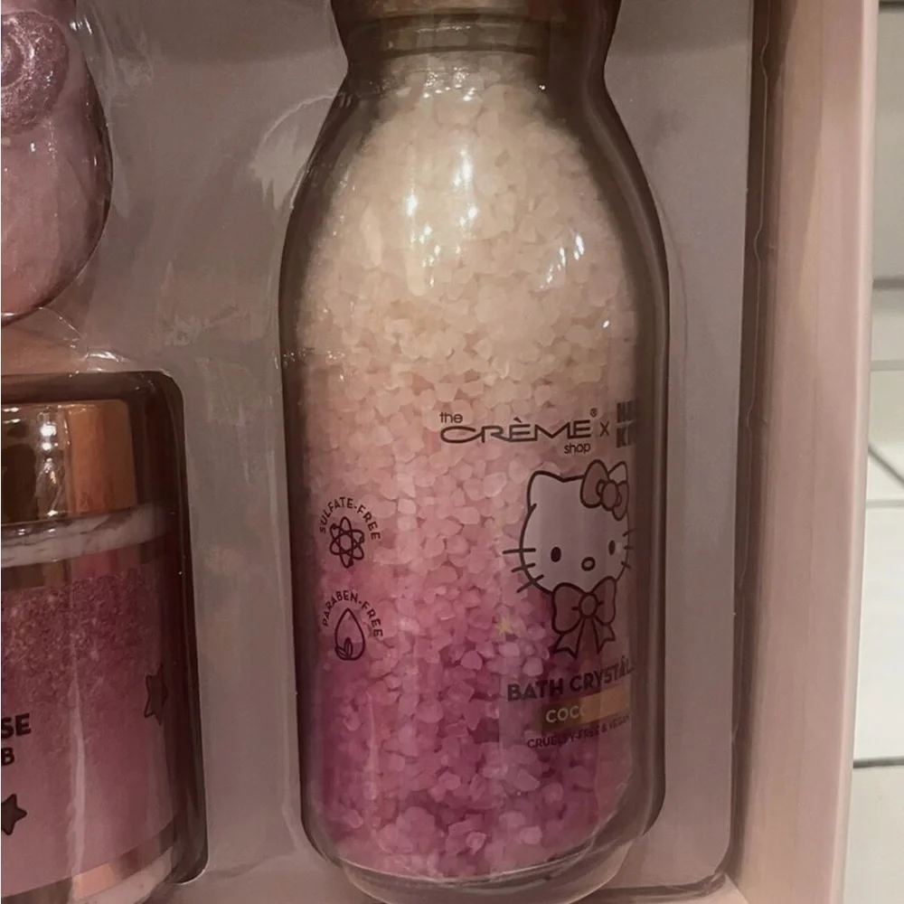New Hello kitty limited edition lovely luxury bath spa kit